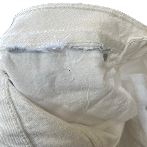 Levi’s Mom Jean Distressed White  -  Size 29 - Picture 10 of 14